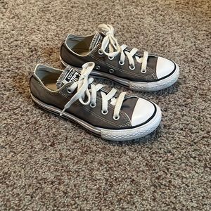 Kids Sz 13 (Unisex) Gray Converse Tennis Shoes